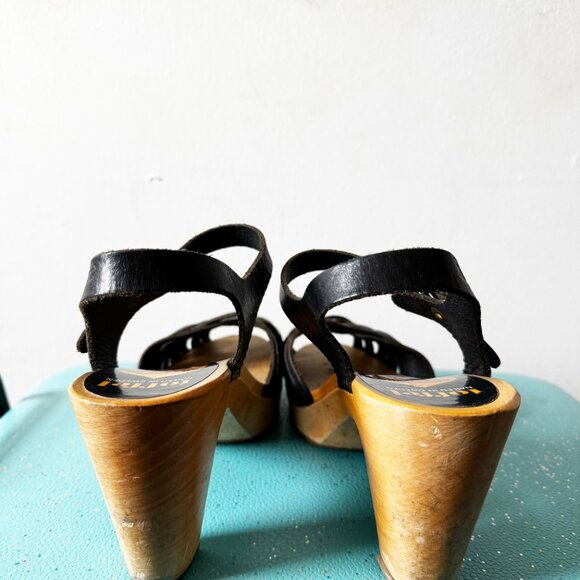 Toffel Swedish Hasbeens Black strappy leather clogs - Picture 12 of 13